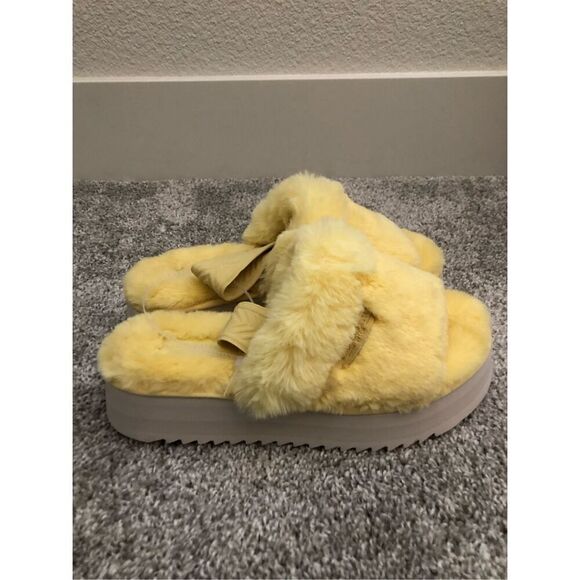Koolaburra UGG Fuzz’n II Faux Fur Sandal Yellow Women’s Size 8 - Picture 2 of 6